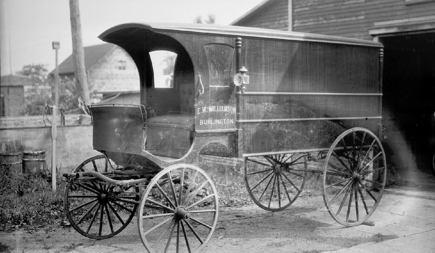 Horsedrawn carriage belonging to E.W. Williamson - 201232829