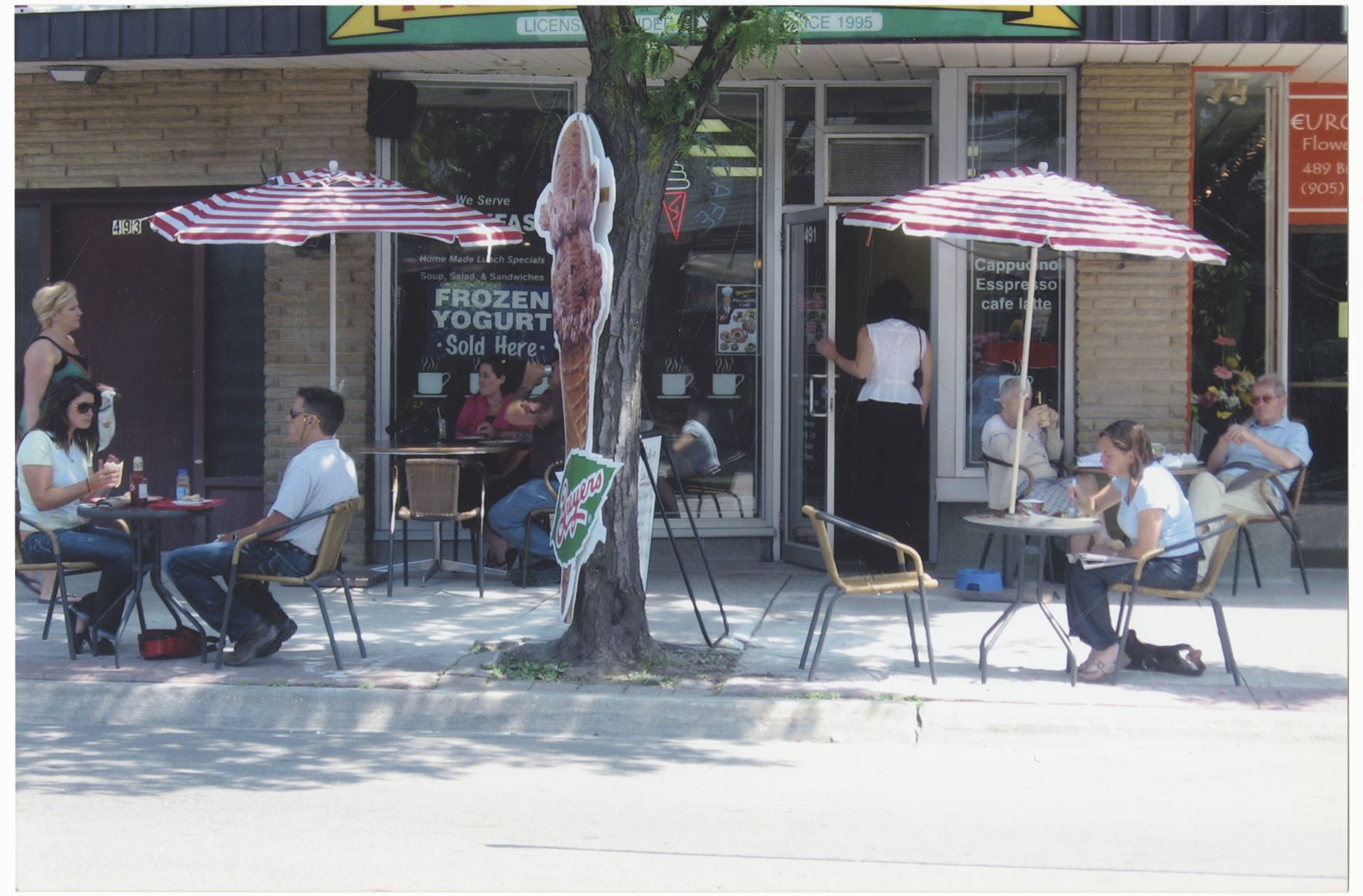 photo of a restaurant patio in summer